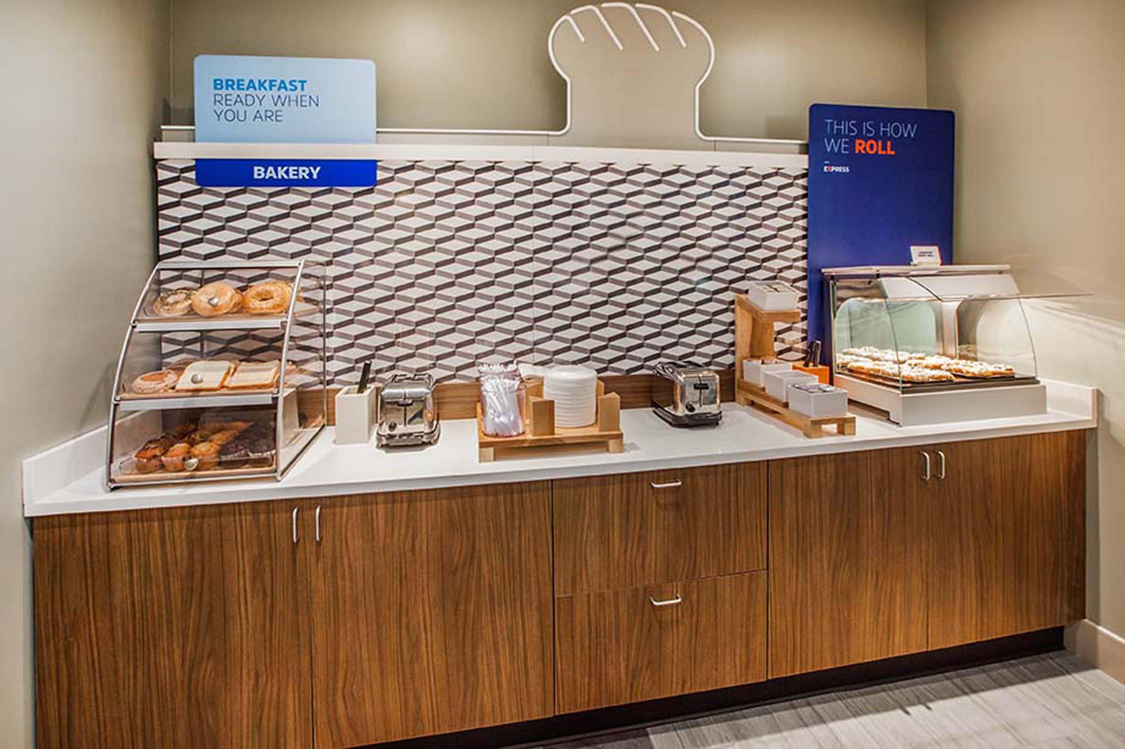 Holiday Inn Express Rochester - Greece By Ihg Extérieur photo